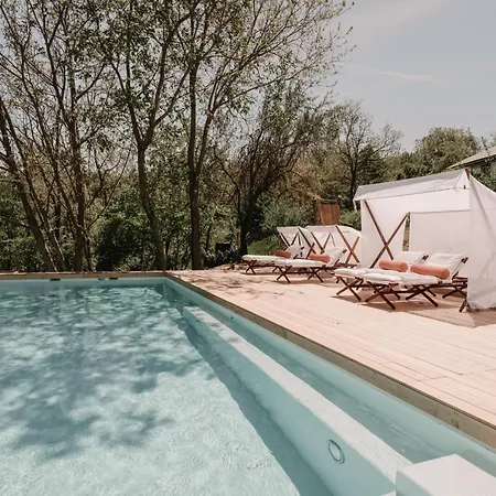 아파트호텔 Szegzard - The Szekszárd