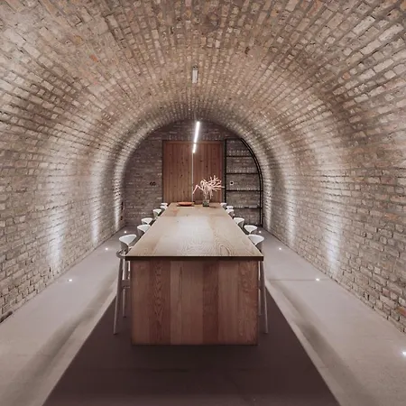 Szegzard - The 아파트호텔 4*