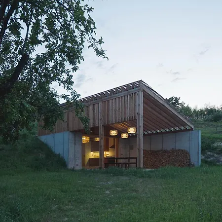 Szegzard - The 아파트호텔 Szekszárd