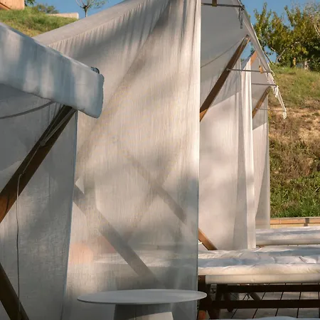 Szegzard - The 아파트호텔 4*